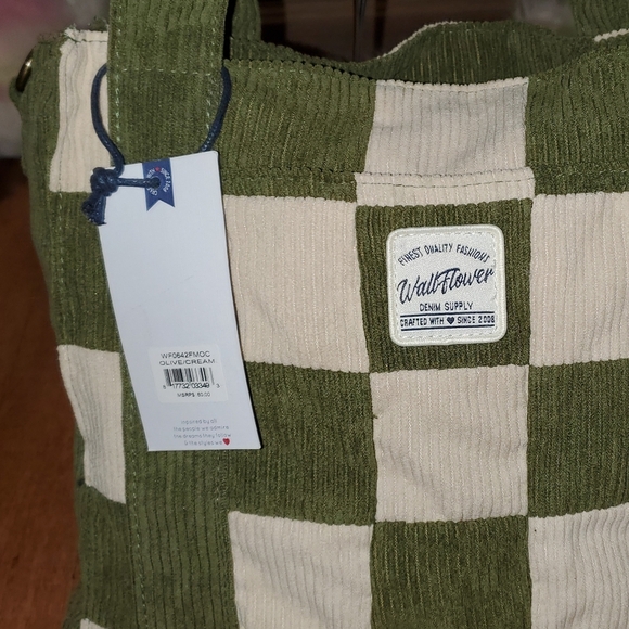 Wallflower Olive and Cream Checkered Tote - Picture 12 of 14